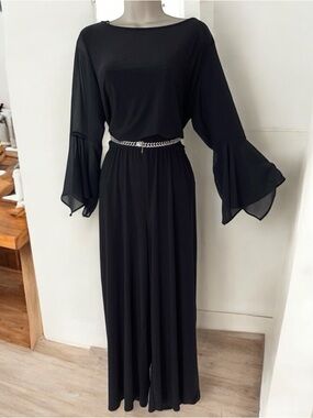 Elegant Black Bell-Sleeve Maxi Dress